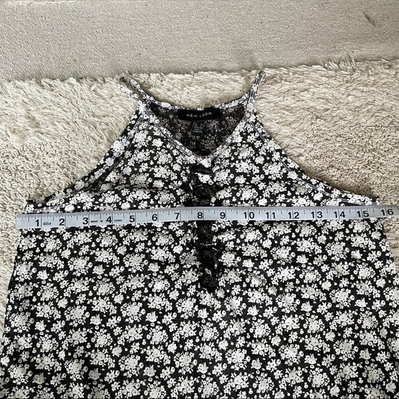 NEW LOOK Lace up Floral tank - 2 - Picture 11 of 16